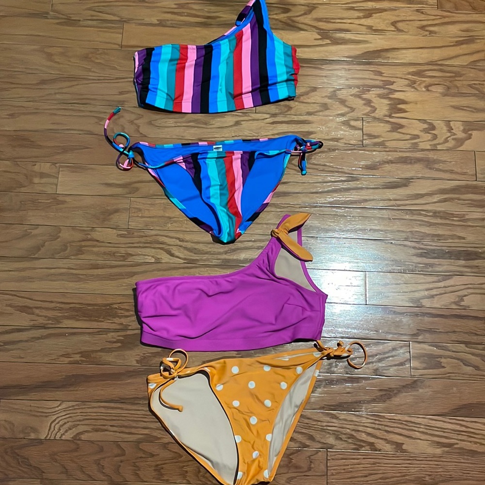 BULK** 2 Old Navy bathing suits! BOTTOMS XL TOPS LARGE